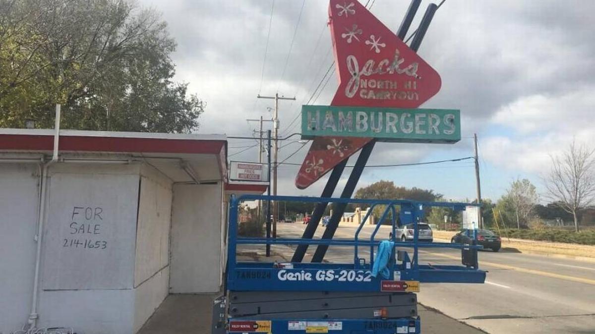 When this photo was taken earlier this month, it wasn’t clear what the fate of Jack’s North Hi Carryout was. Now, Shawn Gilbert reports that he’s going to keep the Riverside tradition alive.