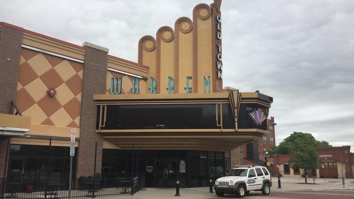 Old Town Warren Theatres in Wichita (May 19, 2017).