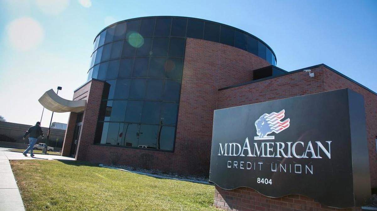 Mid American Credit Union hopes to open a new branch at the southwest corner of Kellogg and Oliver in early 2019.