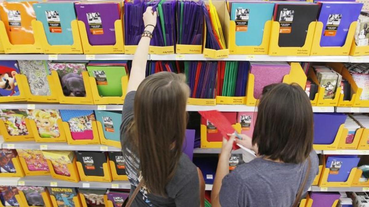 As another school year approaches, it makes sense to be a smart shopper and to review online safety rules with your children. (2012)