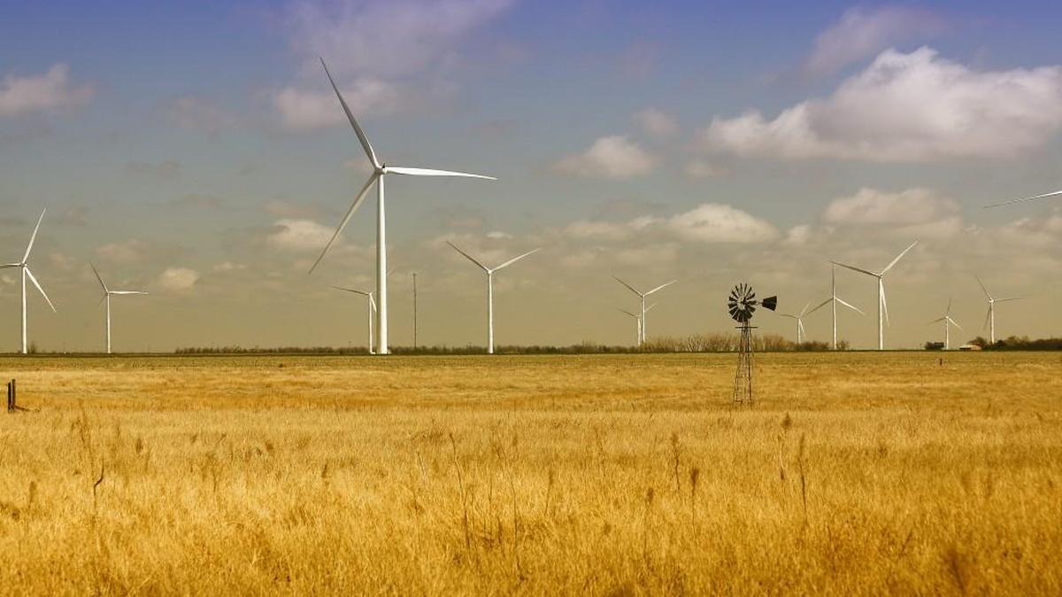 The Western Plains 280-megawatt wind farm in Ford County began full operation in March. Westar will own and operate the wind farm, which Infinity Wind developed and Mortenson Construction built.