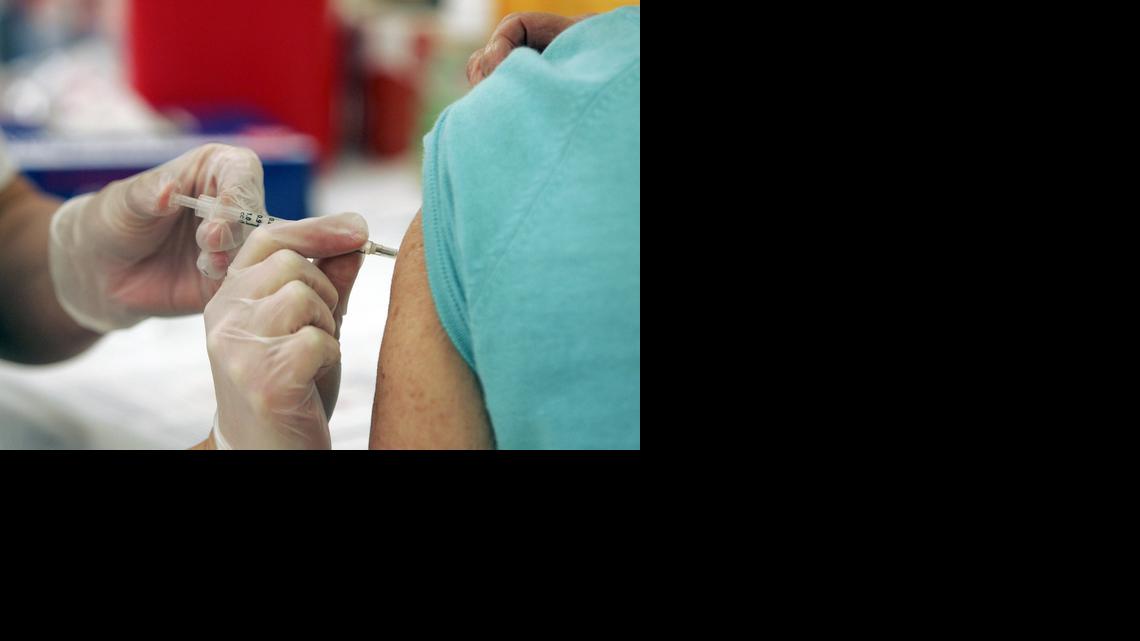 
The nation’s biggest drugstores and retailers are grabbing larger chunks of the immunization market, giving customers more convenient options to protect themselves against the flu, pneumonia and more than a dozen other illnesses.
