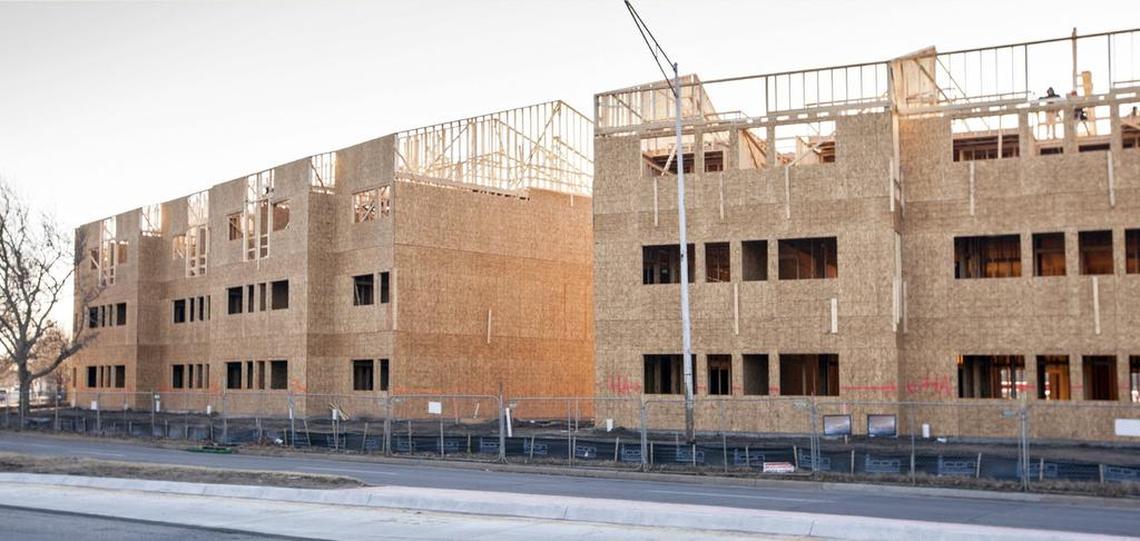 Pinnacle Apartments near Central and Waco (Feb. 3, 2016)