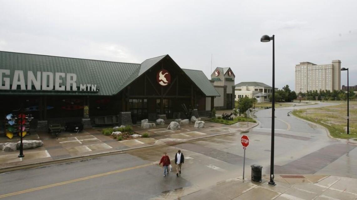 Gander Mountain attracts Sportsman’s Warehouse as buyer