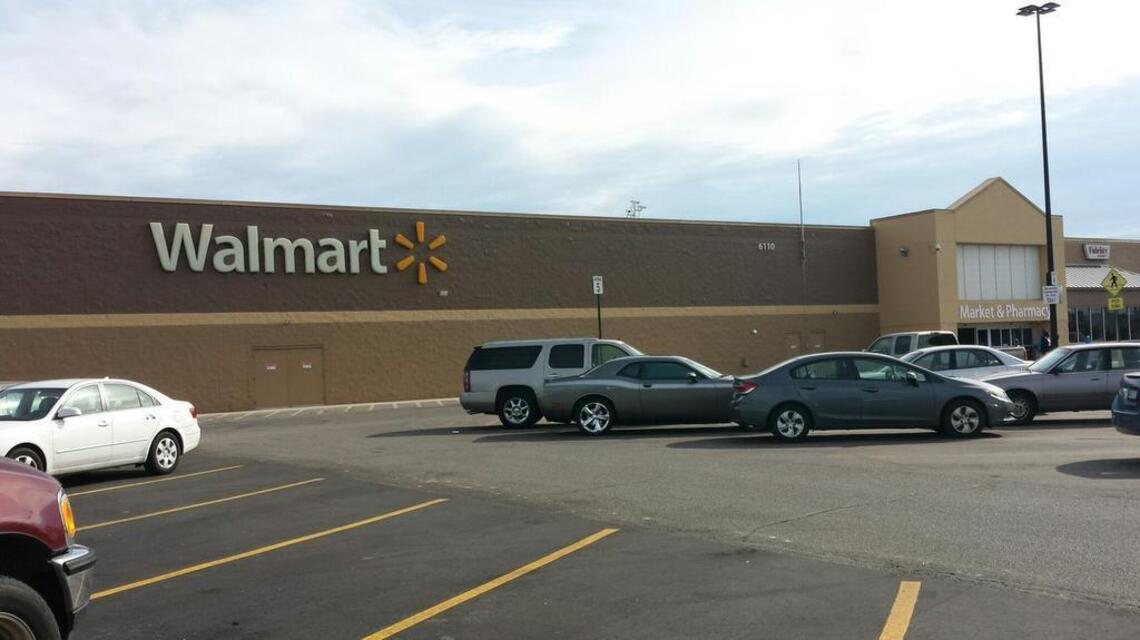 Wal-Mart plans to hire 900 seasonal employees in Kansas