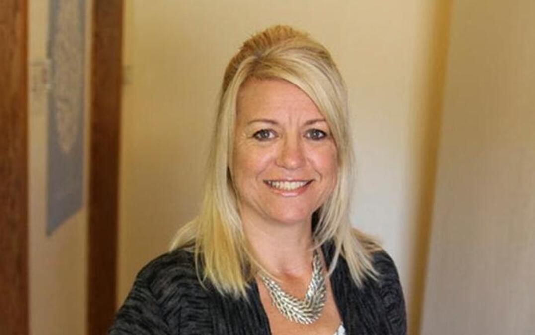 Mia Lee started her own company in 2006. Lee Media Group, which specializes in building websites, also offers social media services, content creation and training.