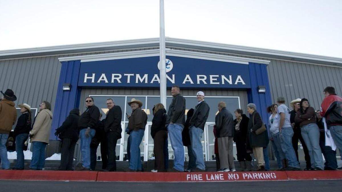 Fans outside of Hartman Arena for the venue’s first concert in 2009.