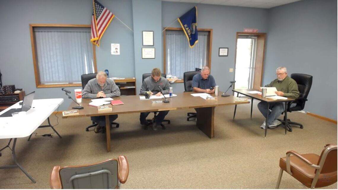 Kansas county orders businesses to track customers; lawsuit calls that unconstitutional