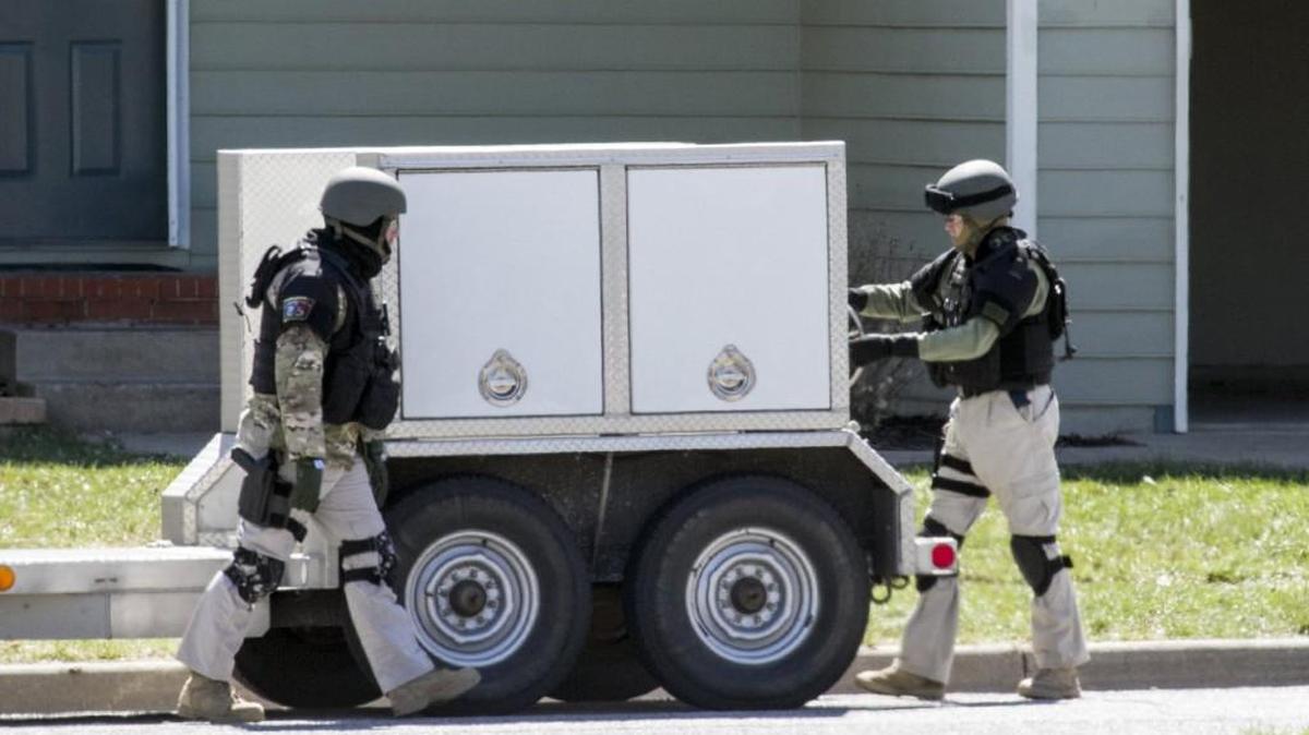 Members of the Wichita police bomb squad respond to a report in 2015. (File photo)