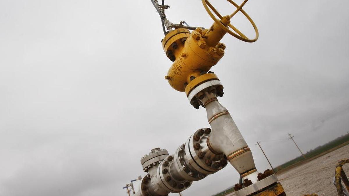 A well head for a salterwater injection well operated by Sandridge Energy.