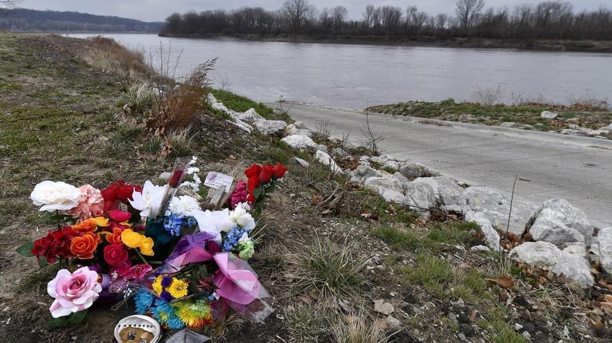 Police think Toni Anderson, the missing woman whose car and body were pulled from the Missouri River near Parkville on March 10, entered the water from the boat ramp. A makeshift memorial has been started near the ramp.