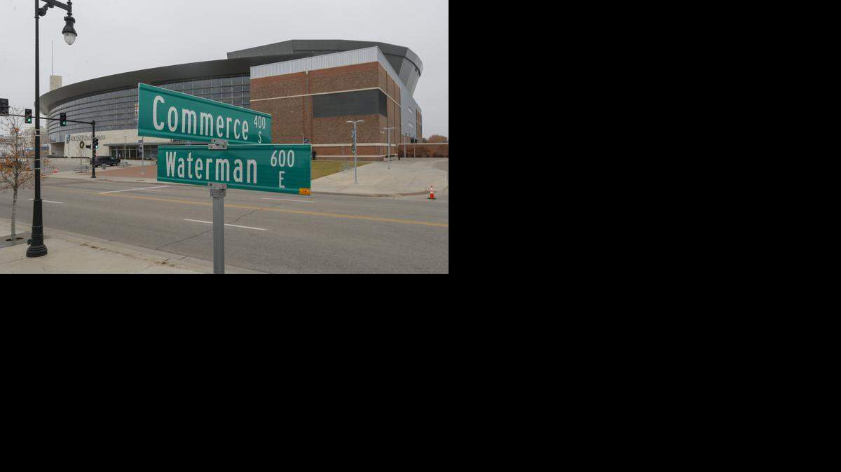 
The Kansas Creative Arts Industries Commission recently awarded a $50,000 grant for public light sculptures throughout Wichita’s Commerce Street art district near Intrust Bank Arena. Kansas artists or art teams who would like to help design the light sculptures are invited to submit five images of their previous work.
