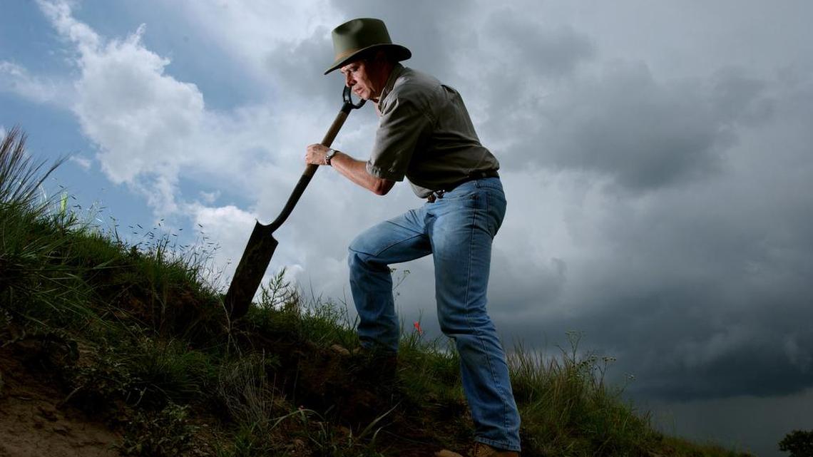 A team of archaeologists led by Rolfe Mandel from the University of Kansas has reconstructed what happened on a Kansas bison hunt by Paleoindians on a day in Stanton County, Kan., 10,300 years ago.