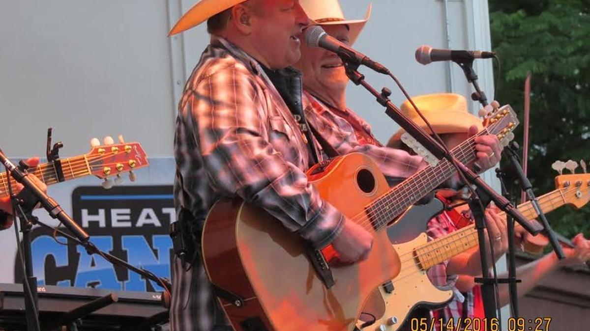 Country singer Mark Chesnutt performs for a fundraiser at Old Cowtown Museum.