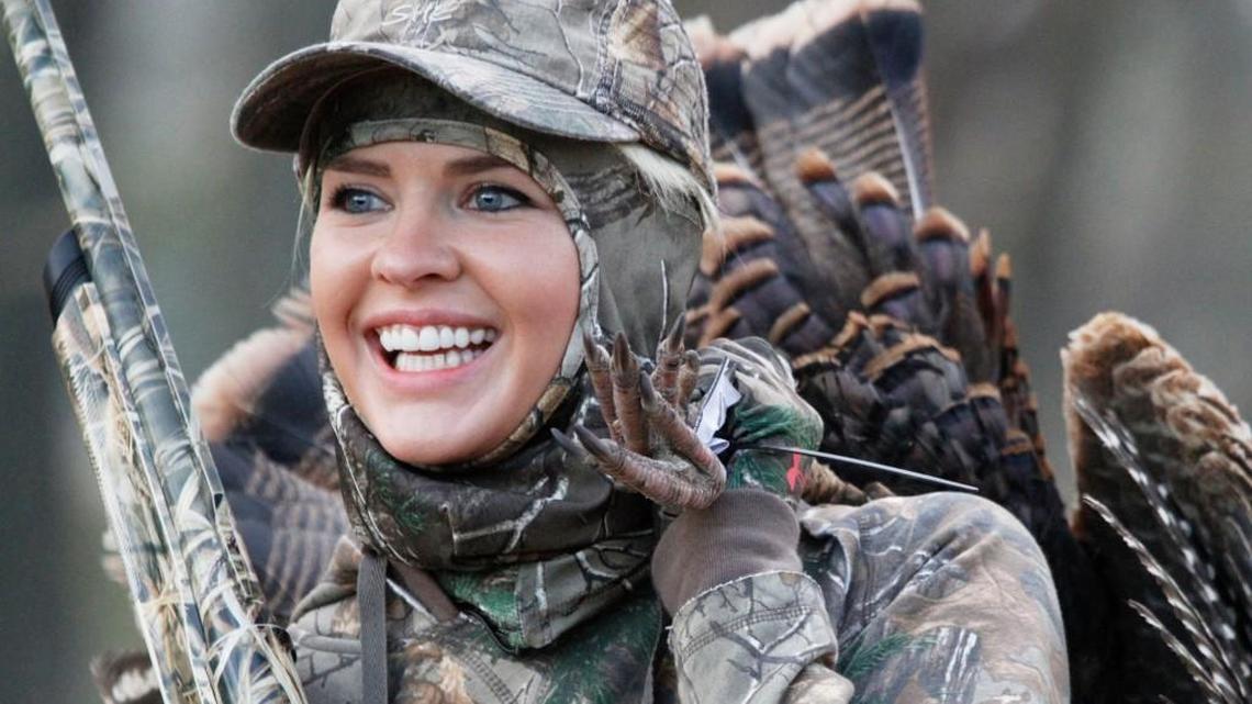 Theresa Vail, a former Miss Kansas, has pleaded guilty to killing an Alaska grizzly bear without a state tag.