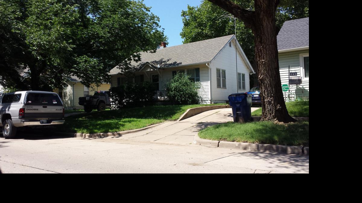 
One person was shot in a home in the 300 block of North Elizabeth early Friday morning. (July 24, 2015) 
