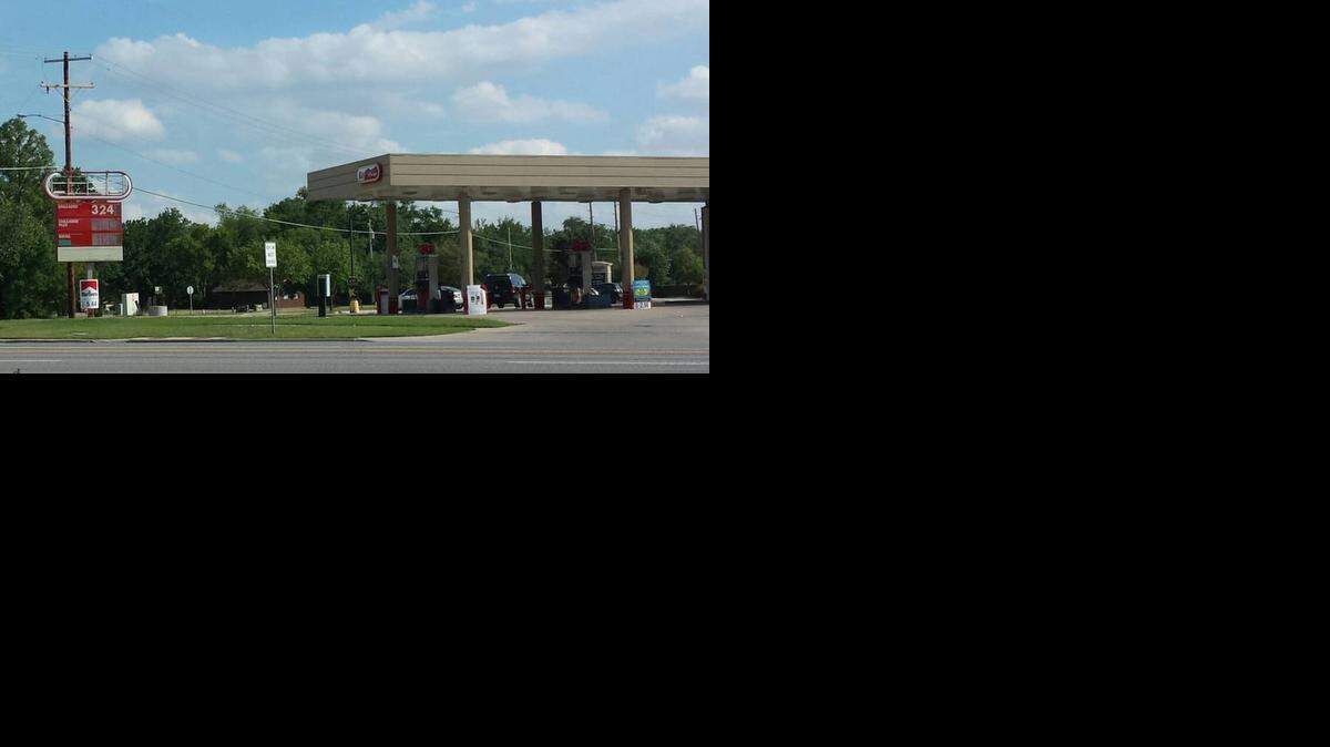 
A convenience store at 10409 W. Maple, at the southwest corner of Maple and Maize Road, was the scene of a shooting that occurred Sept. 6. (Sept. 8, 2014)
