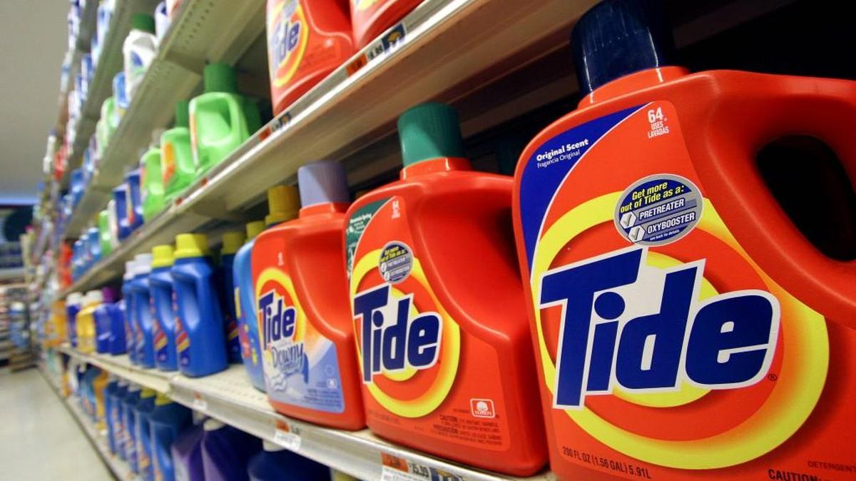 Prosecutors have dropped their case against a Kansas man accused of representing the bulk laundry detergent he was selling as Tide-brand detergent.