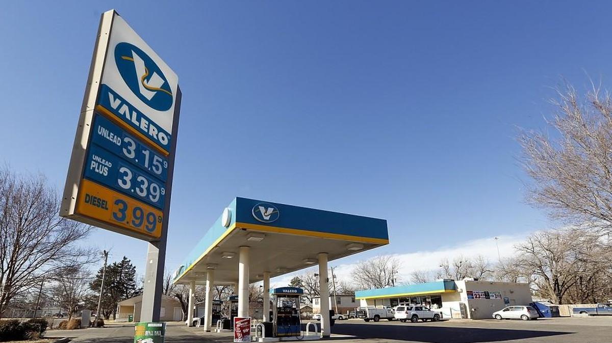 The Valero convenience store at McCormick and Meridian. (Jan. 17, 2014)