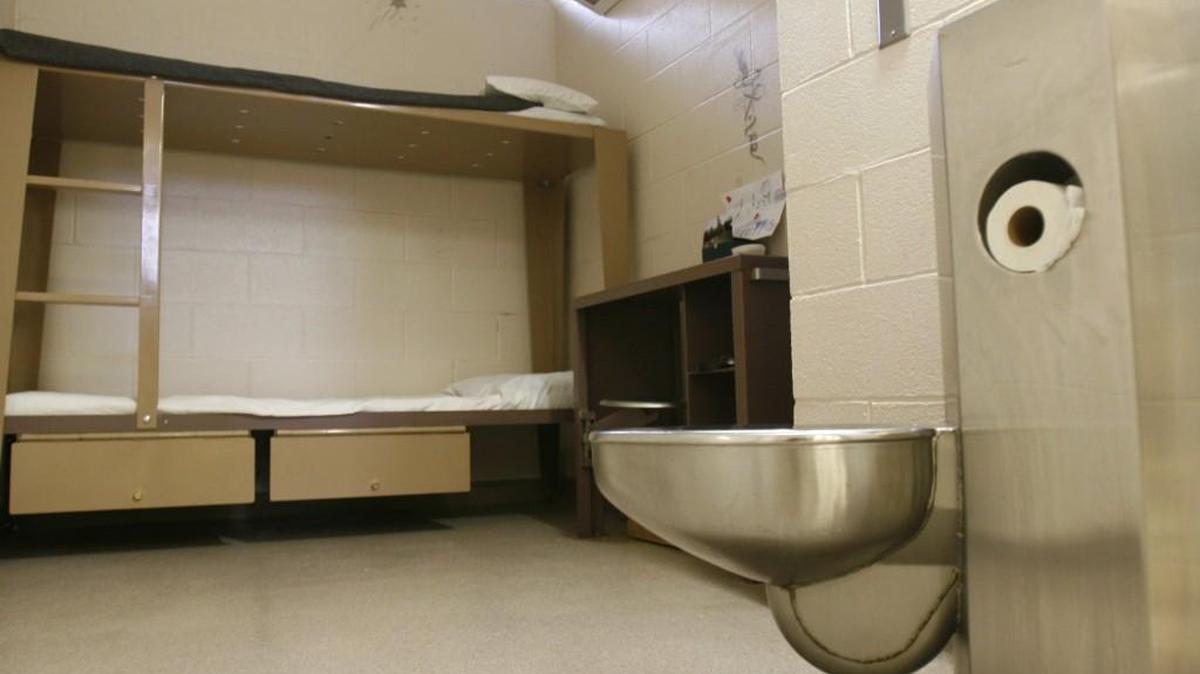 Stainless steel toilet in a cell at the Sedgwick County Jail, Friday, Dec. 19, 2006.