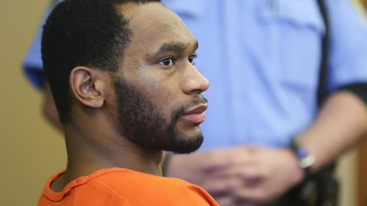 Former Dallas Cowboys running back Joseph Randle sits in a Sedgwick County courtroom for a bond hearing in 2016.