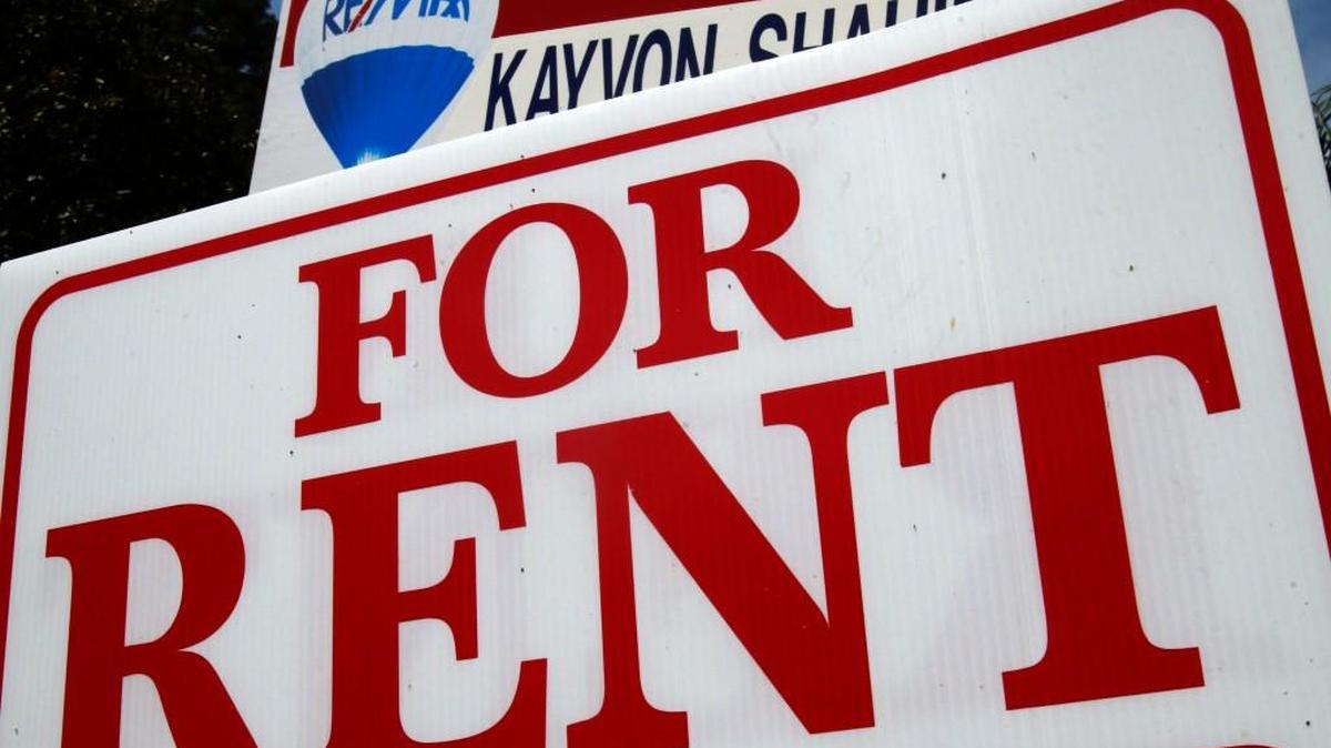 The posts encourage the renter to drive by the property, but instructs them not to contact the reality company because the company no longer has the keys.