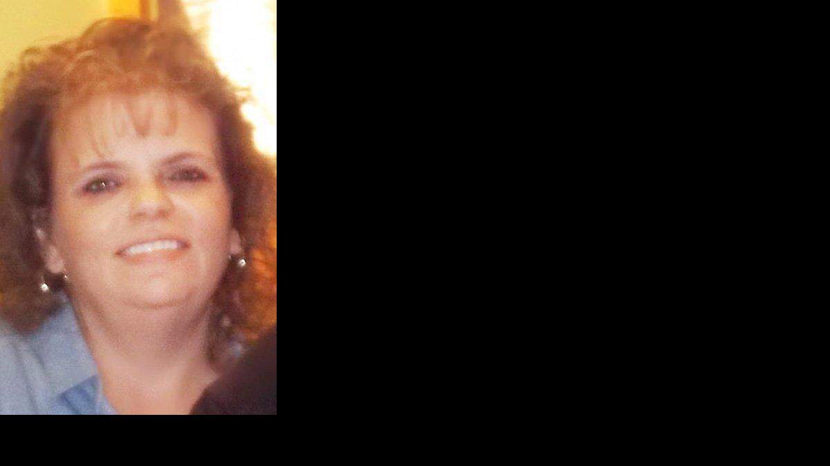 
Danielle Zimmerman died after suffering a brain aneurysm while in a Taco Bell drive-through. While she was unconscious, someone stole her belongings, including her wedding ring.
