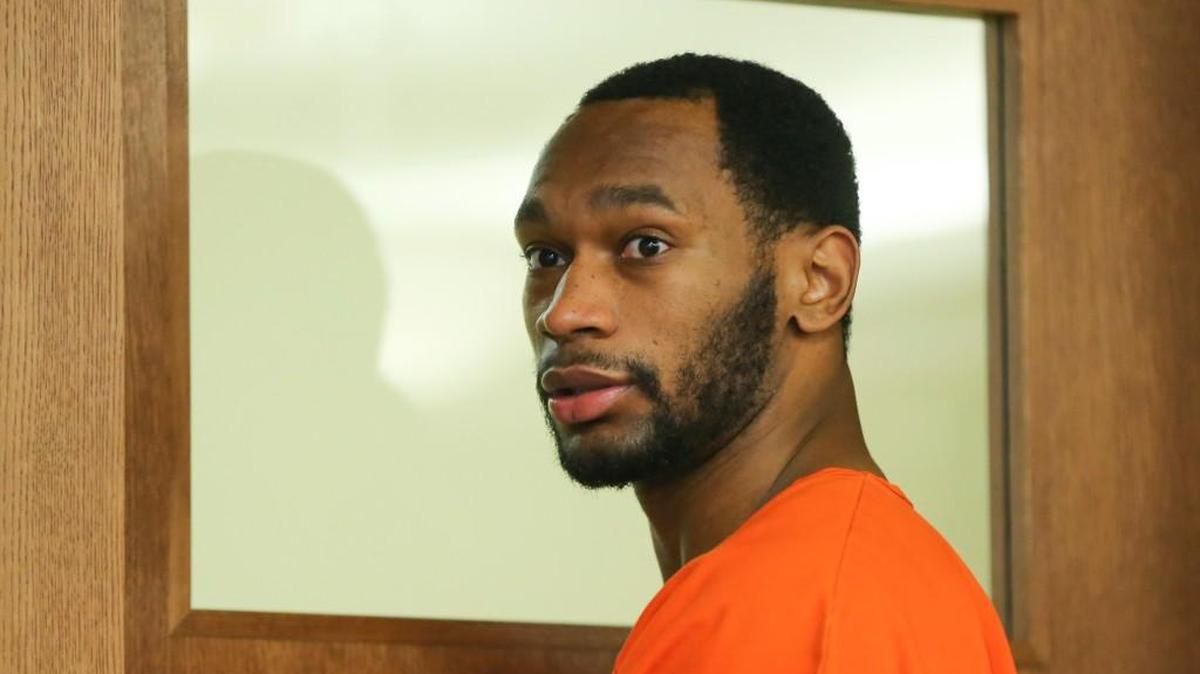 Former Dallas Cowboys running back Joseph Randle leaves a Sedgwick County courtroom after Judge Kevin O’Connor denied Randle’s request for bond changes. (April 22, 2016)