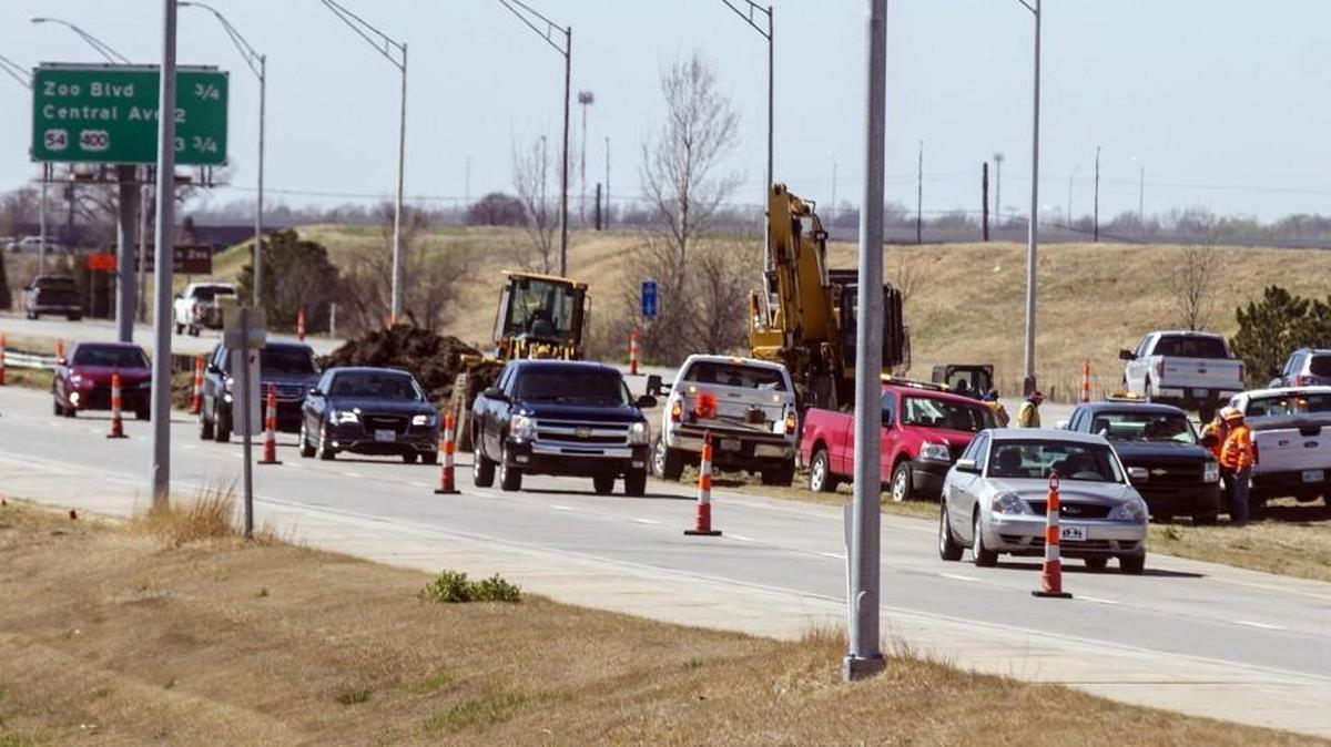 Northbound I-235 will go down to one lane from K-42 to Kellogg from 7 p.m. to midnight, at the latest, for overhead sign removal, according a KDOT news release.