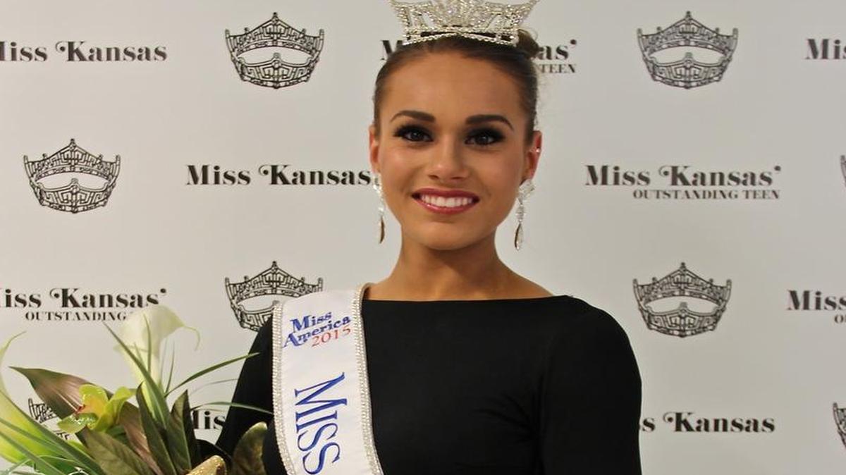 
Hannah Marie Wagner of Wichita was crowned Miss Kansas on Saturday night in Pratt.
