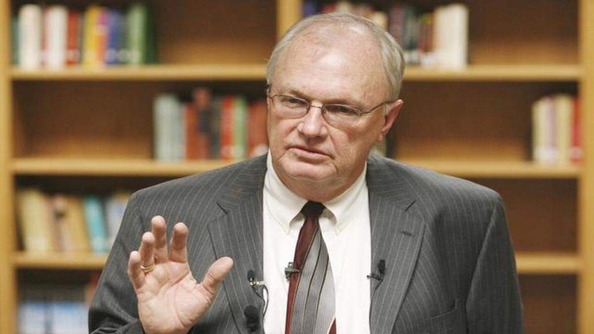 
Former USD 259 superintendent Winston Brooks talks with the media when he made the announcement that he was leaving for Albuquerque in 2008.
