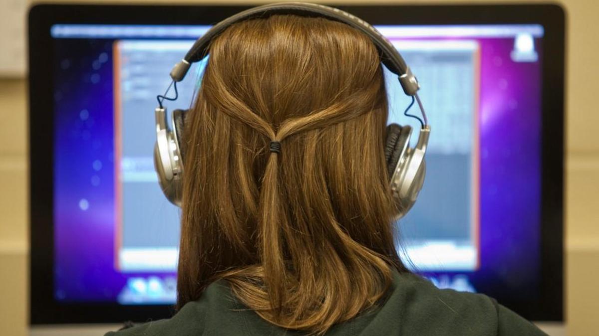 Schools throughout the Wichita district experienced “intermittent internet issues” last week, according to district spokeswoman Susan Arensman.