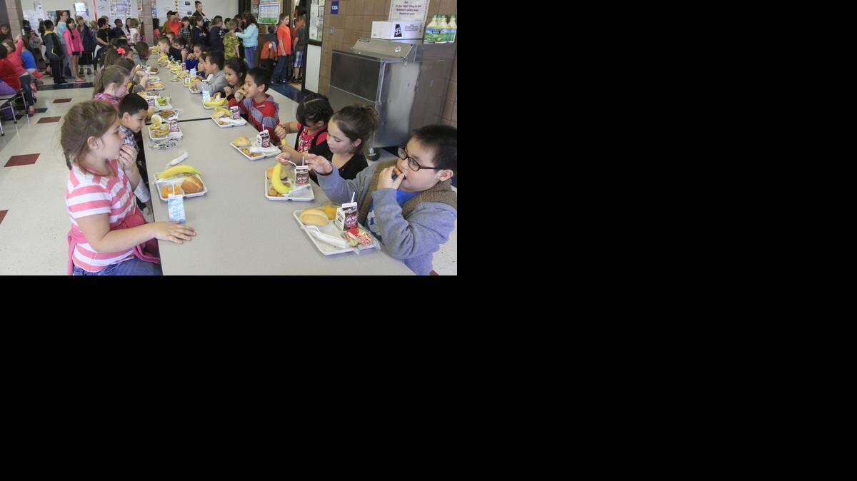 
Gardiner Elementary students eat lunch Tuesday afternoon. (April 14, 2015)
