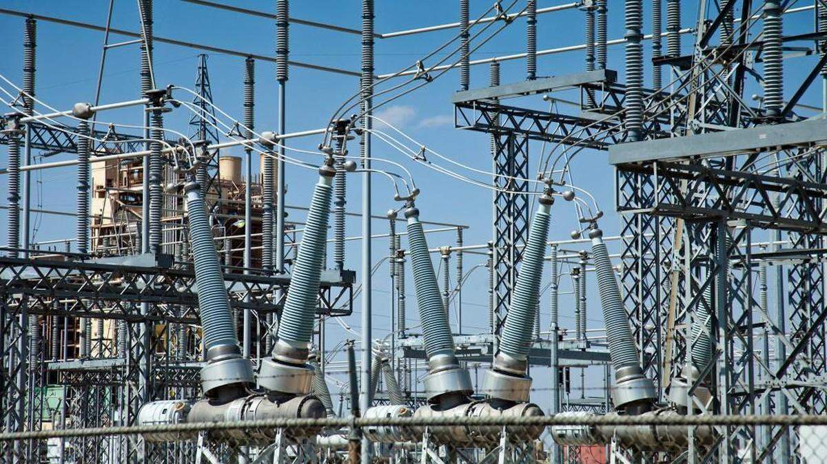 Westar Energy customers will see a slight drop in their monthly bills next year after the company’s rates were adjusted to reflect lower-than-estimated property taxes.
