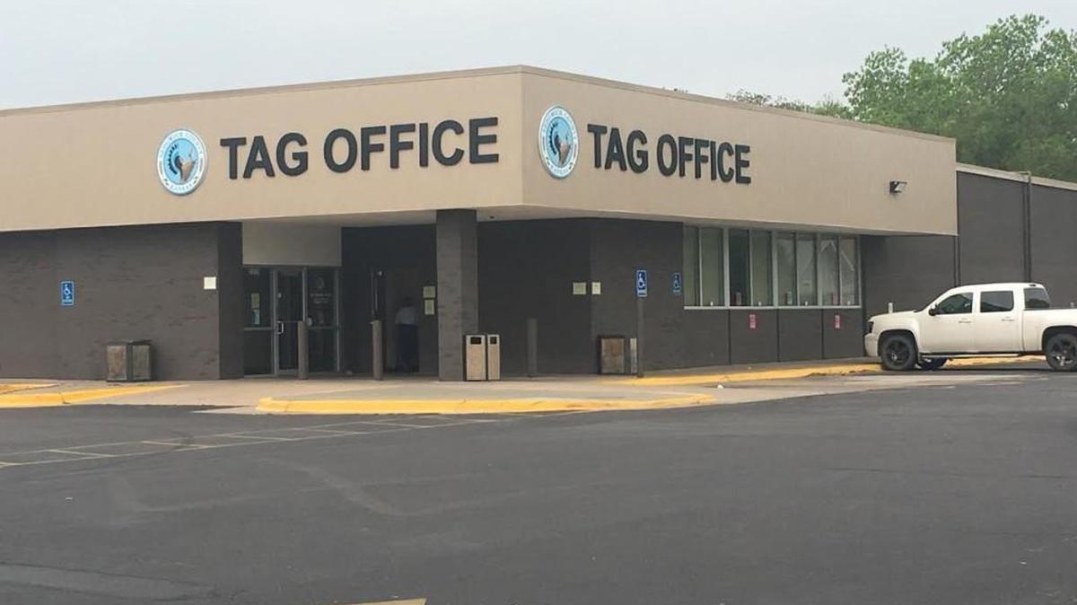 Segwick County’s tag offices remain closed due to the global microsoft outage on Thursday night and Friday morning.