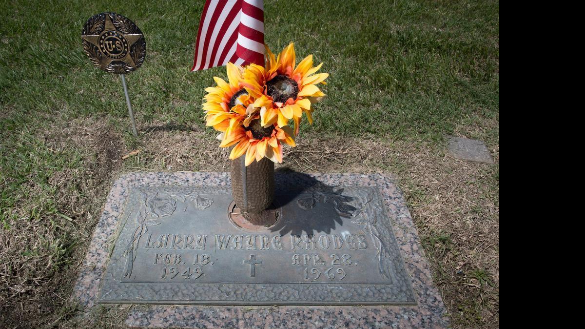 The grave of Larry Wayne Rhodes at Resthaven Cemetery.