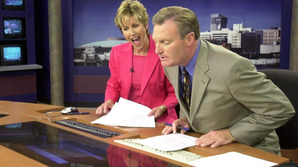 KWCH anchor Cindy Klose and co-anchor Roger Cornish in 2004. Klose announced on the air on Wednesday that she plans to retire after 25 years with the station.