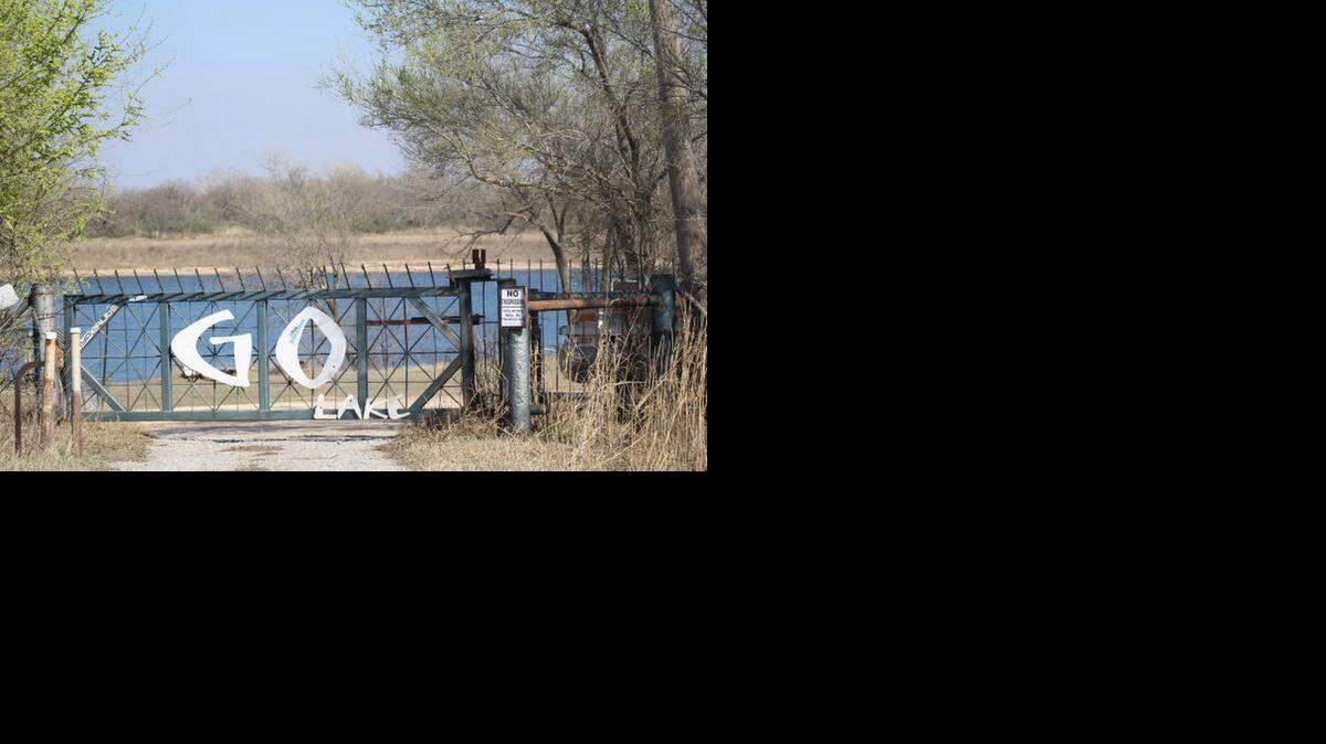 
Go Lake, at Broadway and 31st Street South (March 24, 2015)
