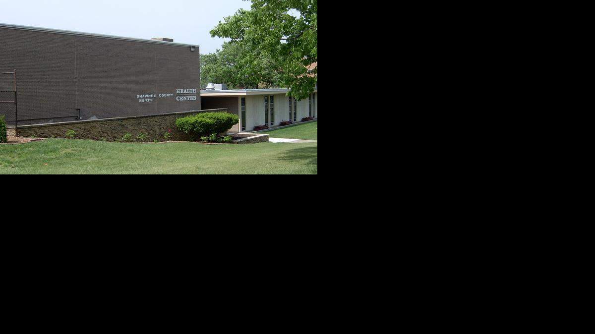 
GraceMed, a Wichita-based nonprofit with eight health care clinics, is in talks with the Shawnee County Board of Commissioners to take over operations of clinics there, including the community health center’s main office at 1615 SW 8th in Topeka.
