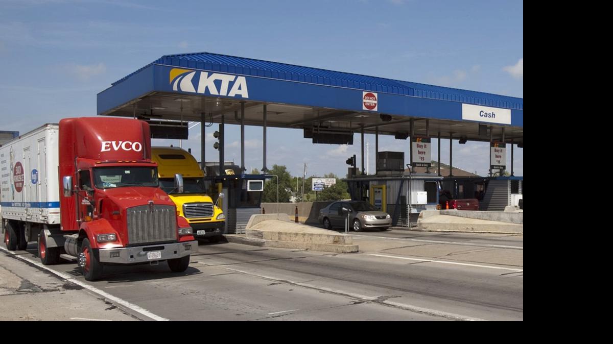 
The south Wichita interchange is No. 9 on the list of Kansas Turnpike locations with the most accidents. (April 9, 2012)
