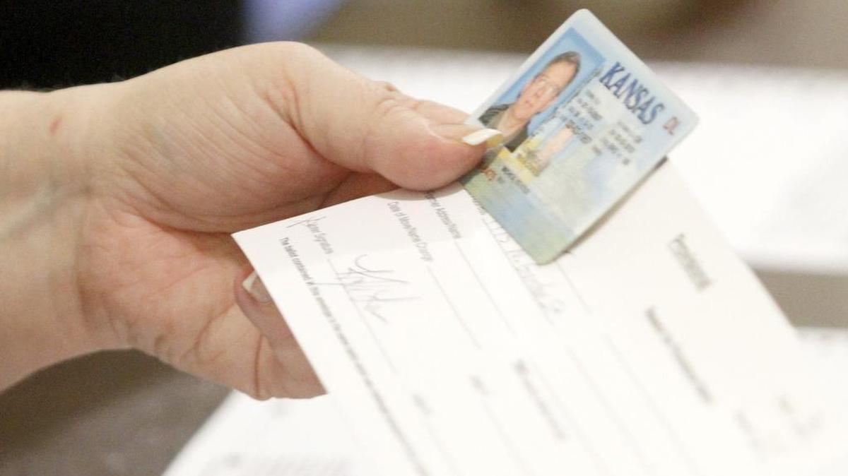 
In Kansas, a valid driver’s license is an accepted form of photo ID when voting. 
