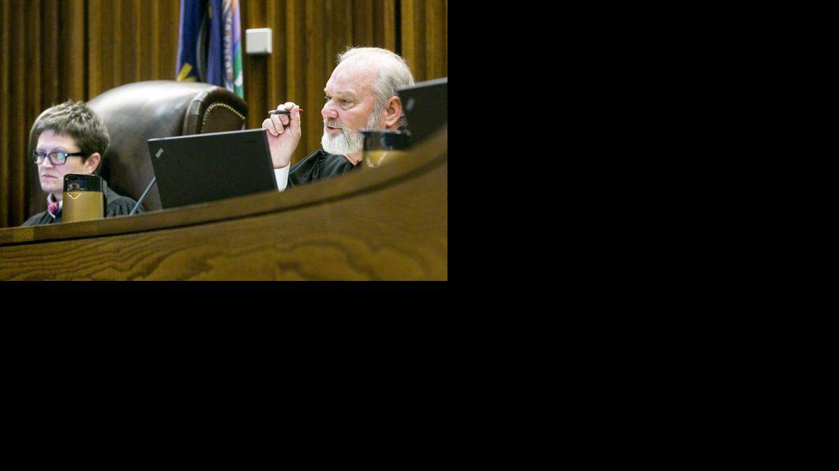 
Kansas Supreme Court Justices Lee Johnson, right, and Carol Beier.
