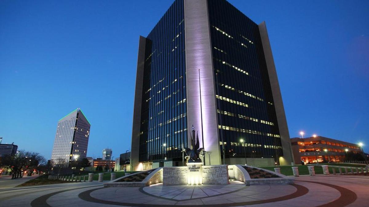 City Hall, 455 N. Main