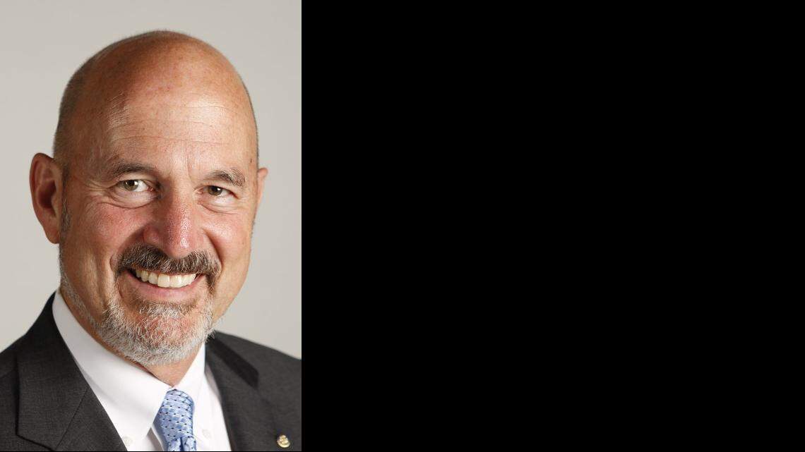 
Republican Ken Selzer will be the next Kansas insurance commissioner, defeating Democrat Dennis Anderson for the job that Republican Sandy Praeger is vacating.
