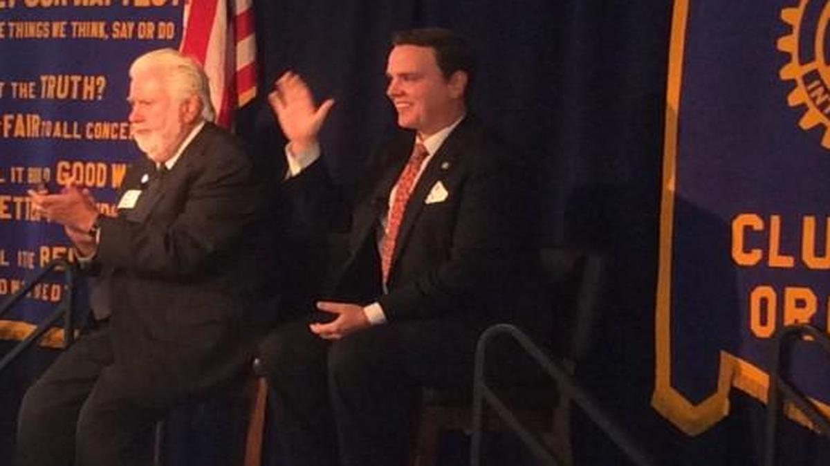 Commissioner Tim Norton, left, and Sen. Michael O’Donnell participate in a Rotary Club candidate forum at Botanica on Monday. (Oct. 24, 2016)