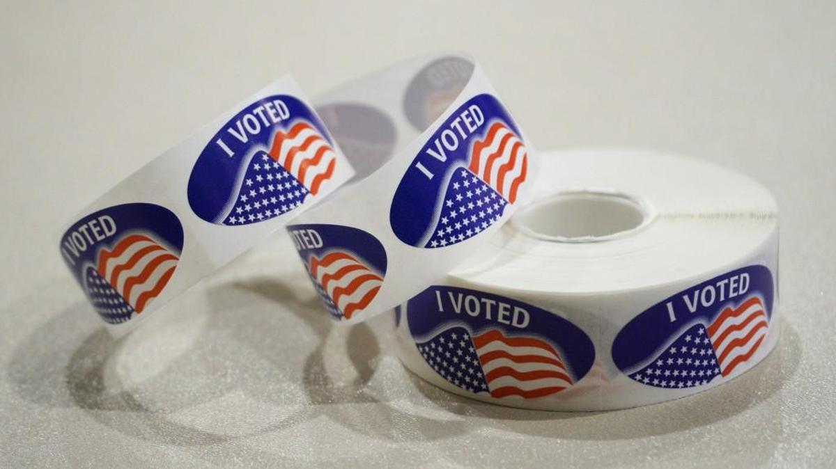 Satellite centers for early voting open on Tuesday. (Aug. 2, 2016)