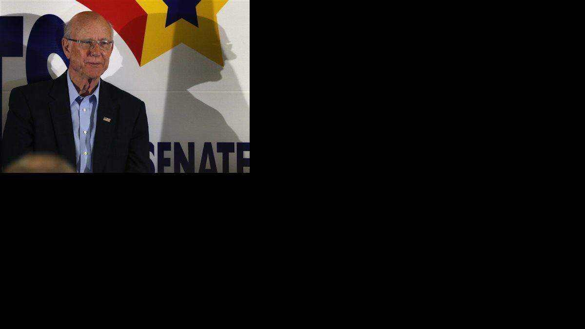 
Sen. Pat Roberts, R-Kan., attends a rally Monday in Overland Park. (Oct. 27, 2014)
