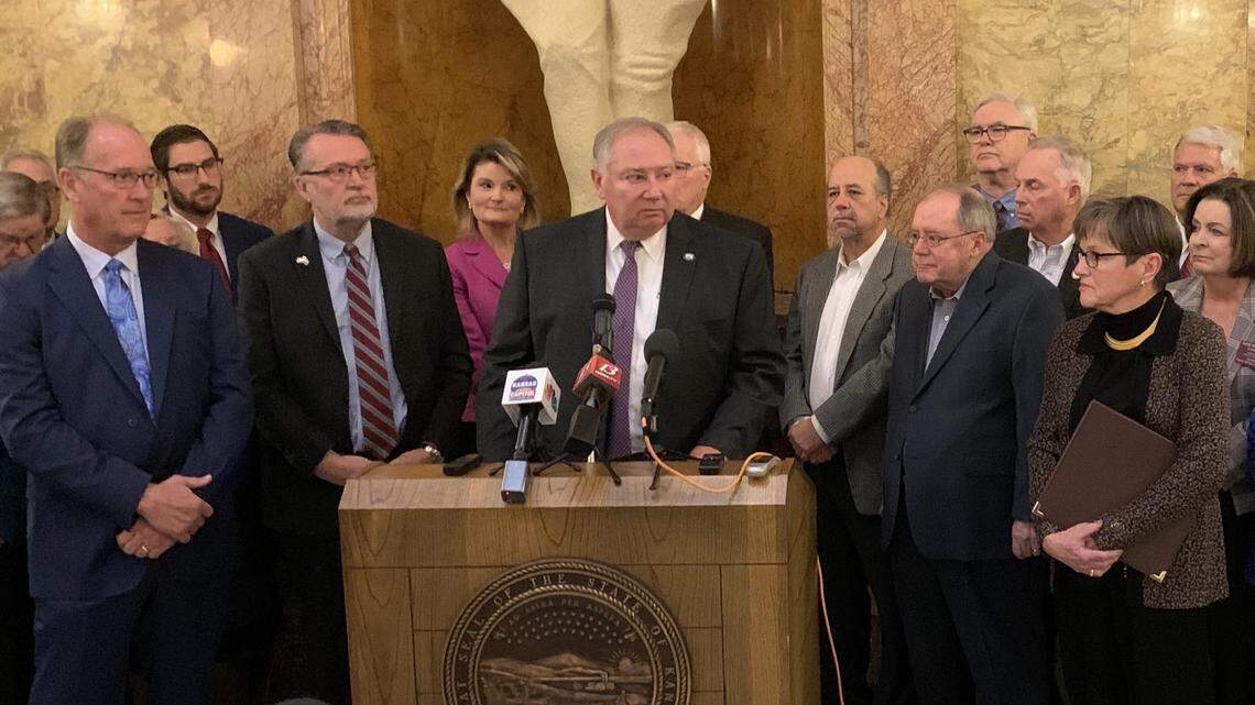 Kelly, Denning reach deal to expand Medicaid in Kansas. But lawmakers must still vote