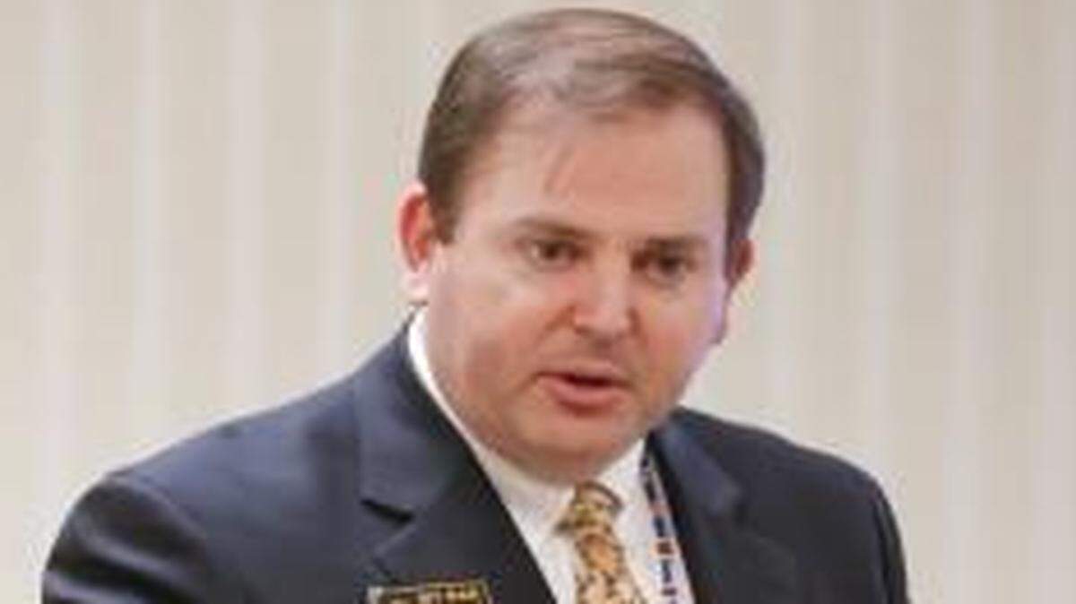 
Kensinger registered as a lobbyist for Reynolds American, the nation’s second largest tobacco company, six weeks later on Feb. 6, according to the Kansas secretary of state’s office. 
