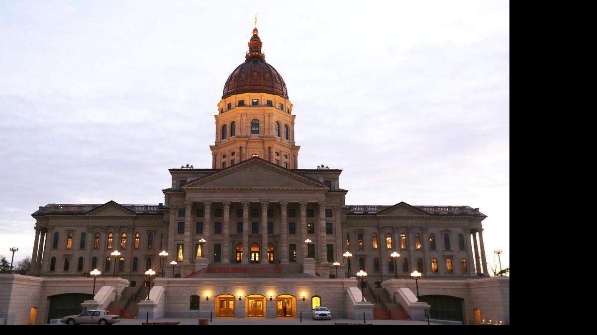 
Kansas Statehouse looking south at sunset. (Jan. 22, 2014)
